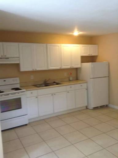 Main picture of 840 1/2 E Graves Ave