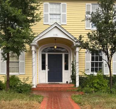 Main picture of 1103 W 22nd St
