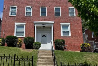 Main picture of 2833 28th St SE