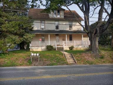 Main picture of 1607 E Strasburg Rd