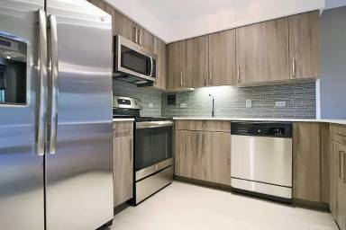 Main picture of 907 S Ashland Ave