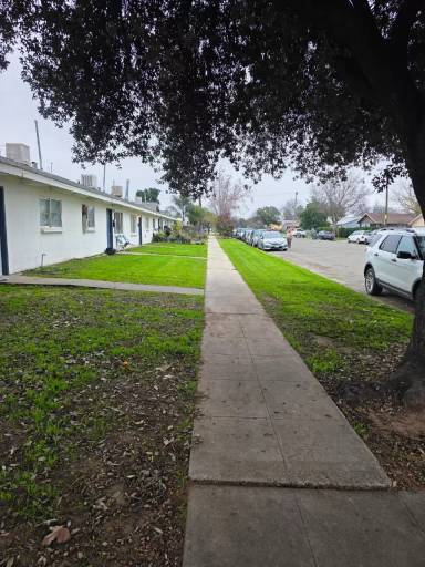 Main picture of 03 - 19 E San Joaquin St