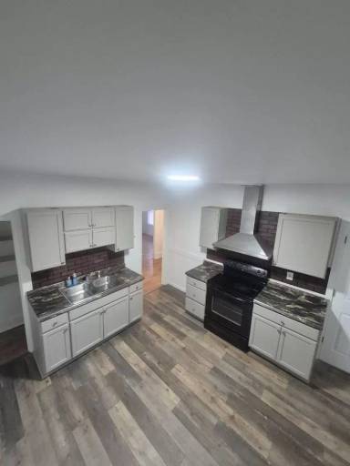 Main picture of 191 E Main St