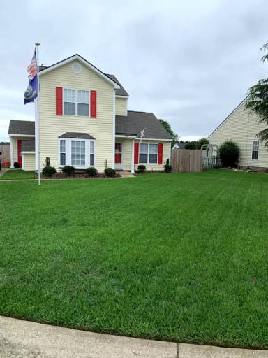 Main picture of 4616 Honeysuckle Ln