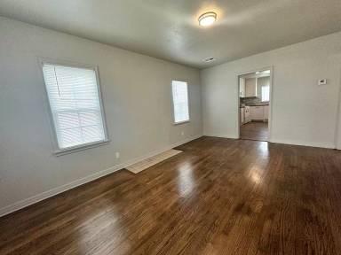 Main picture of 1015 N Delaware Pl
