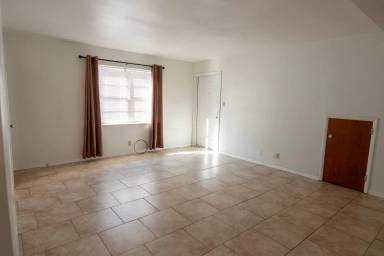 Main picture of 403 W 9th St