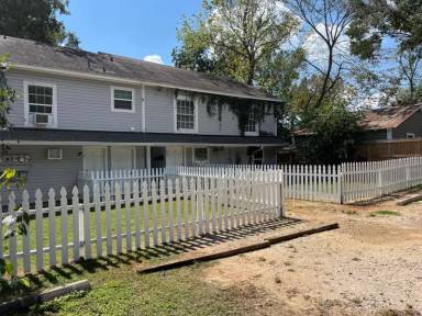 Main picture of 608 Price St