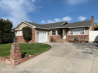 Main picture of 2744 Ladoga Ave