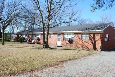 Main picture of 1905 John Ct