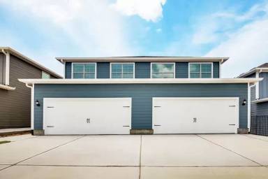 Main picture of 326 Marsh Ln