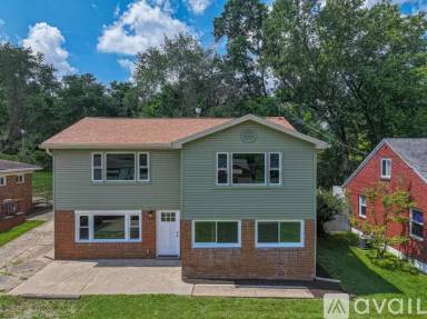 Main picture of 734 Millers Run Rd