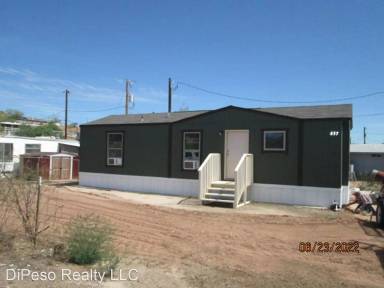 Main picture of 657 E Lake Dr