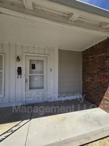 Main picture of 1419 S Martinson Ave