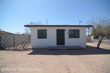 Main picture of 302 E Aircraft Rd