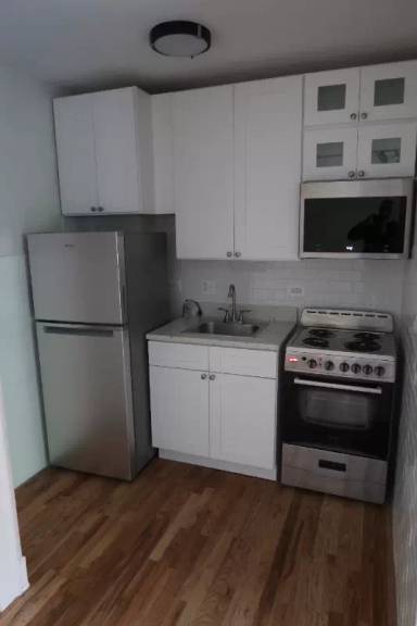 Main picture of South 4526 North Sheridan Apartments