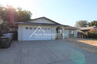 Main picture of 7841 Sunrise Greens Dr