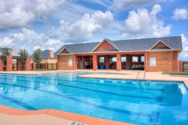 Main picture of 327 Bella Rose Dr