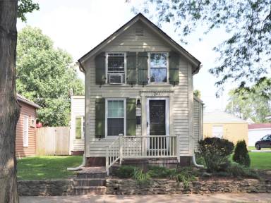 Main picture of 241 S 3rd St