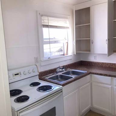 Main picture of 2135 Crockett St