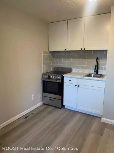 Main picture of 430 E Main St