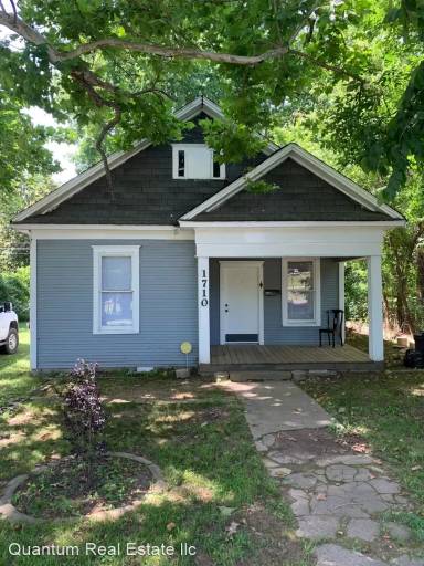 Main picture of 1710 Poplar St