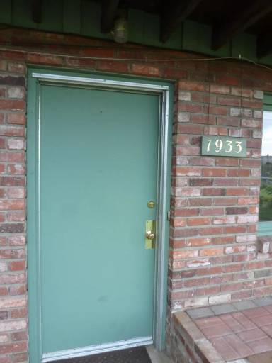 Main picture of 1933 NE Valley Rd