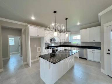 Main picture of 1806 E Hudson Dr