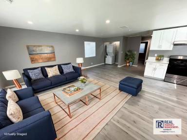 Main picture of 370 N Palomares St