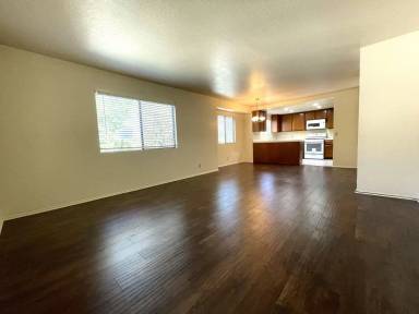 Main picture of 358-60 W Mountain View Ave