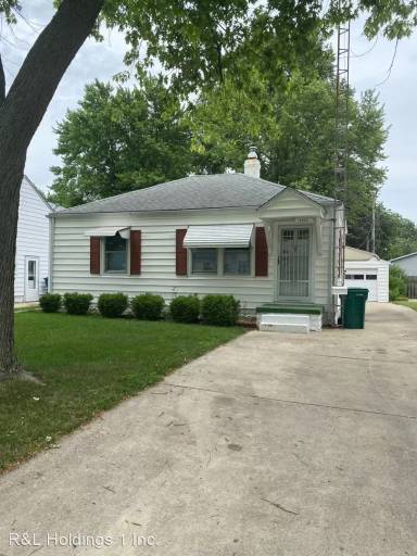 Main picture of 2952 S 3rd St