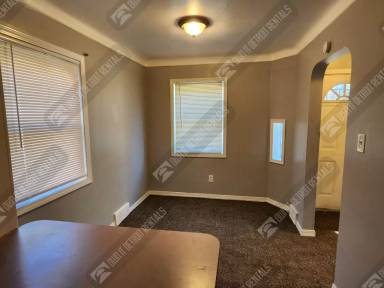 Main picture of 12053 Laing St