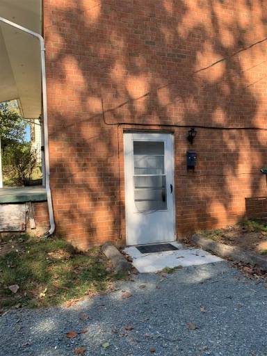 Main picture of 613 Rock Creek Rd
