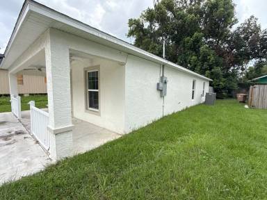 Main picture of 986 NW 1st St