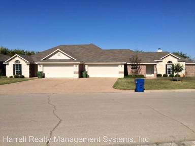 Main picture of 400 Park Place Dr