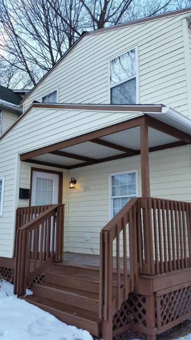 Main picture of 571 Lakeview Ave