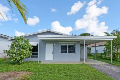 Main picture of 2317 NW 6th Pl