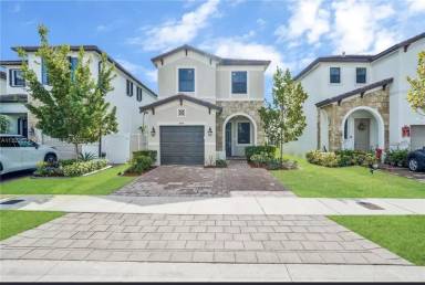 Main picture of 3440 W 110th St