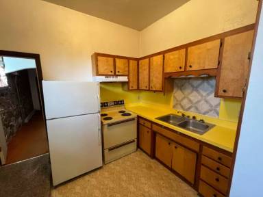 Main picture of 632 1st Ave E