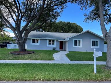 Main picture of 8811 SW 192nd Ter