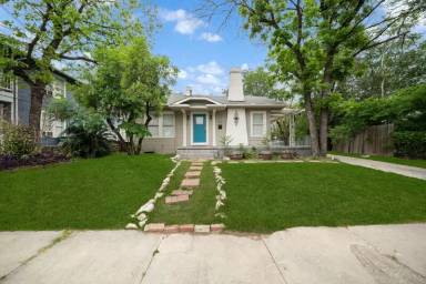 Main picture of 629 E Woodlawn Ave