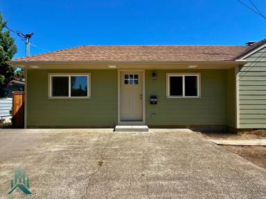 Main picture of 1005 NW 30th St