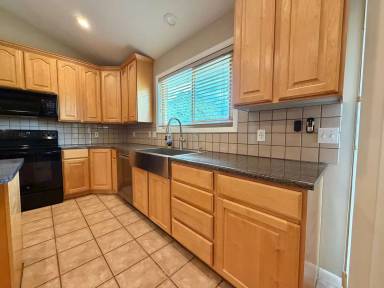 Main picture of 961 E Golden Pheasant Dr