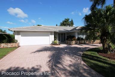 Main picture of 715 Harbour Dr