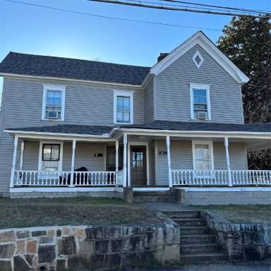 Main picture of 123 S Jackson St