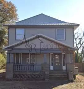 Main picture of 104 E Park St