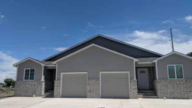 Main picture of 8808 W Meadow Park