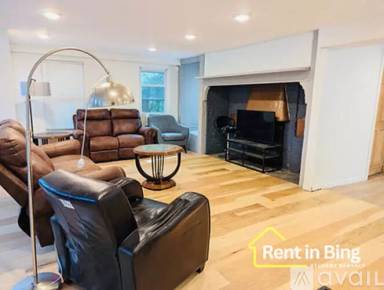Main picture of 125 Oak St