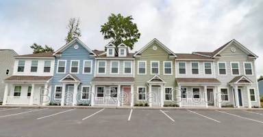 Main picture of 223 Crescent Way
