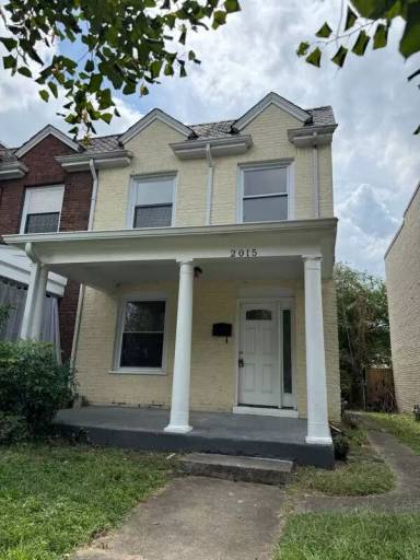 Main picture of 2015 Rosewood Ave