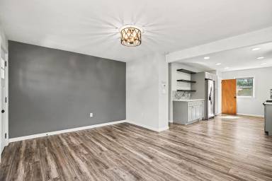 Main picture of 664 S Osceola St